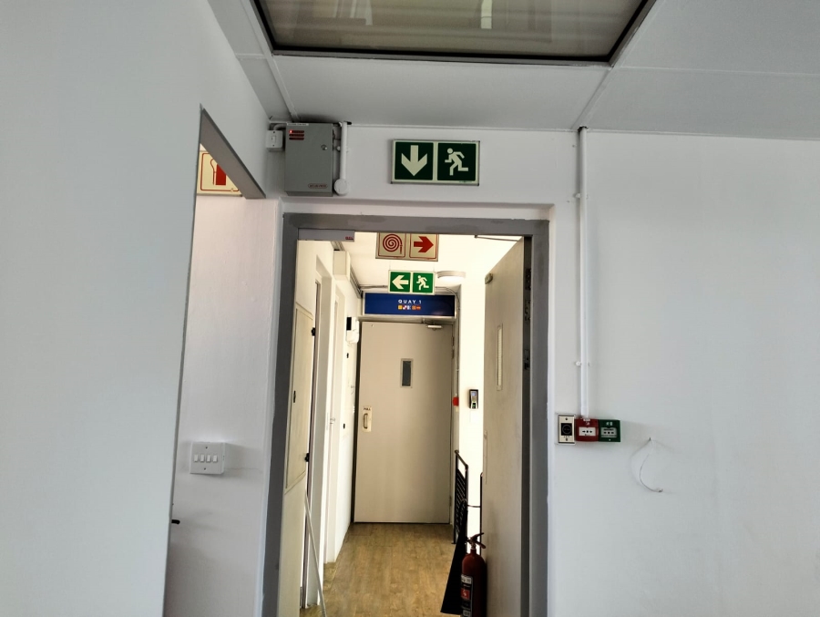 To Let commercial Property for Rent in Loevenstein Western Cape